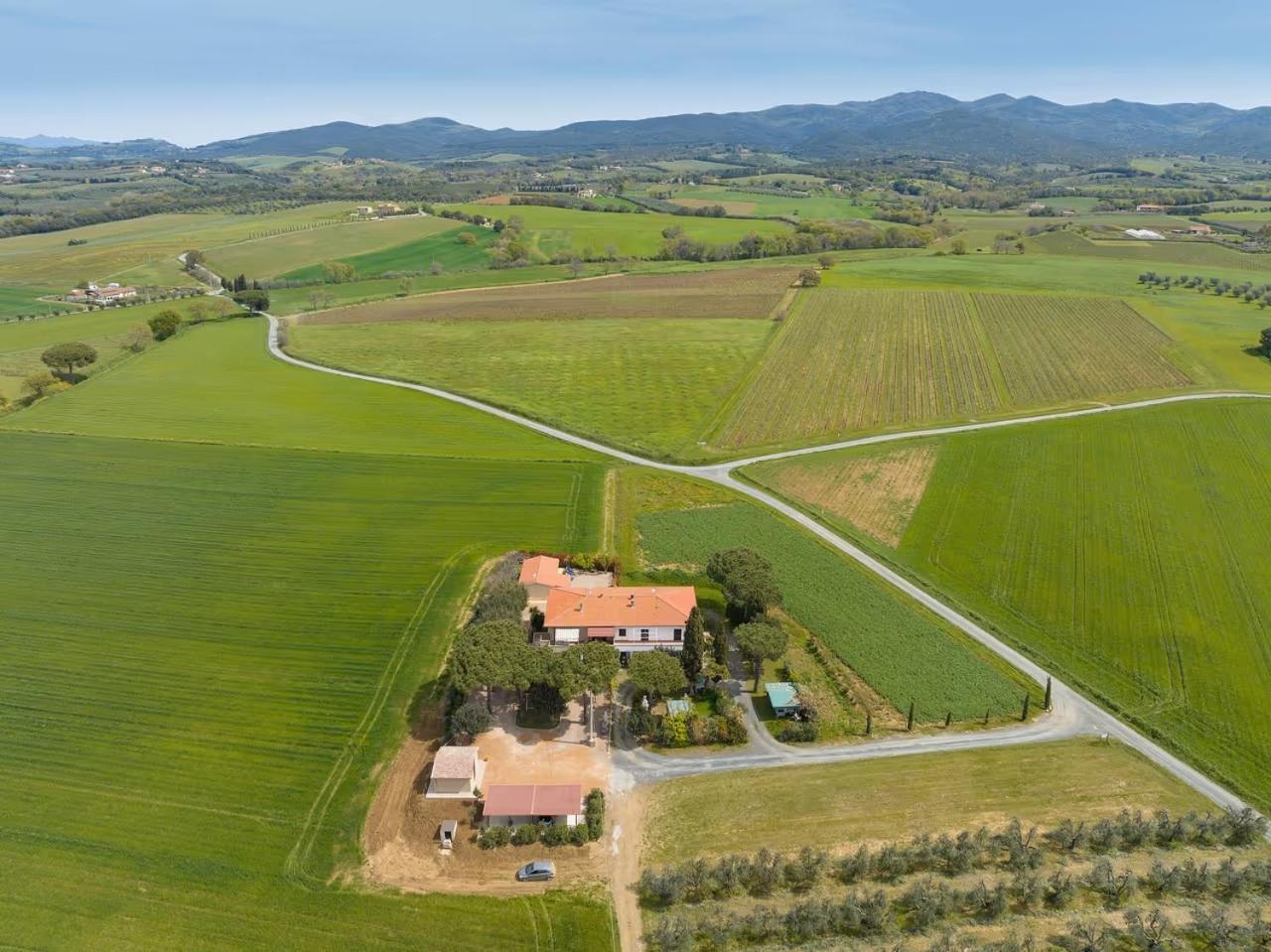 Agriturismo I Debbi 비보나 외부 사진